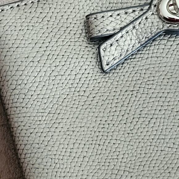 Coach Turnlock Small Wristlet with Bow  Silver Gray Leather Wallet - Picture 7 of 11